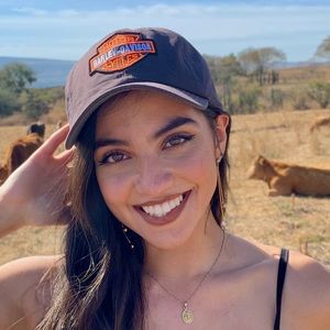 Meet your Posher, Elizabeth